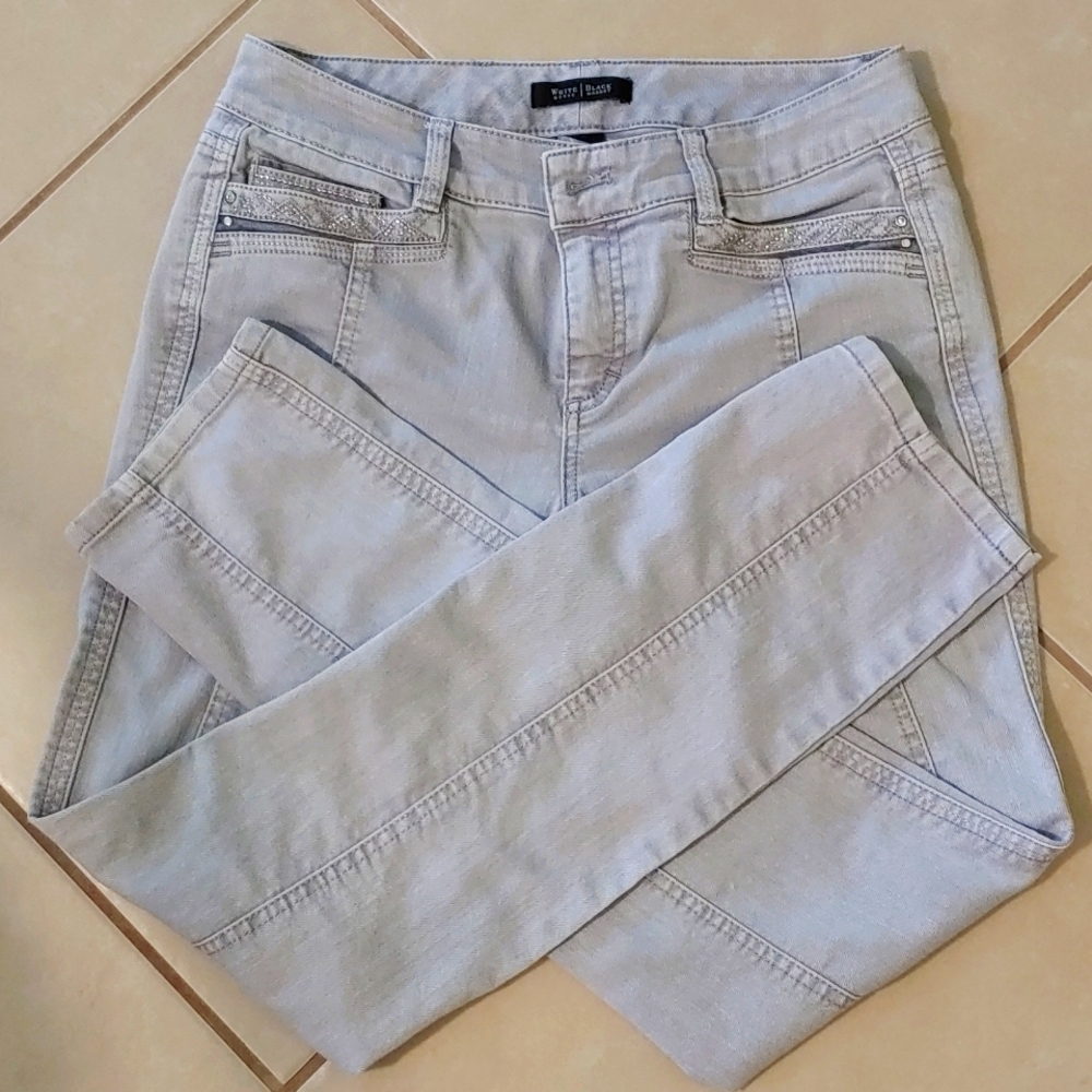 White House Black Market slim ankle blanc denim jeans